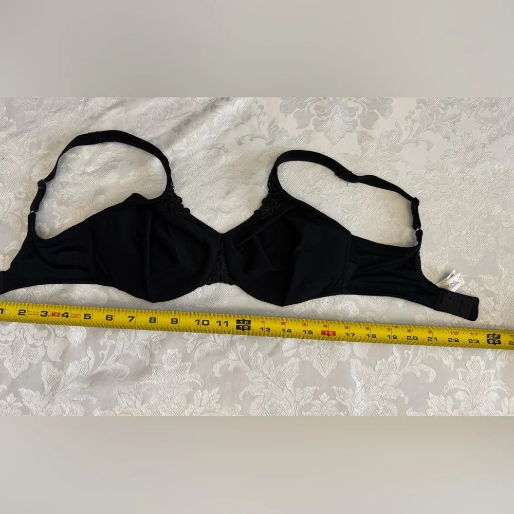 Wacoal‎ Bra Size 32D Bodysuede Ultra Full Figure Seamless Underwire Black 85814